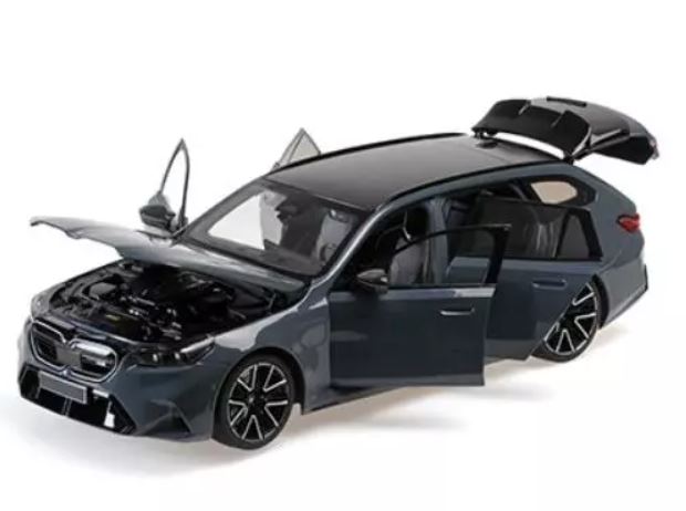BMW M5 Touring 2024 Grey Metallic MINICHAMPS 1/18